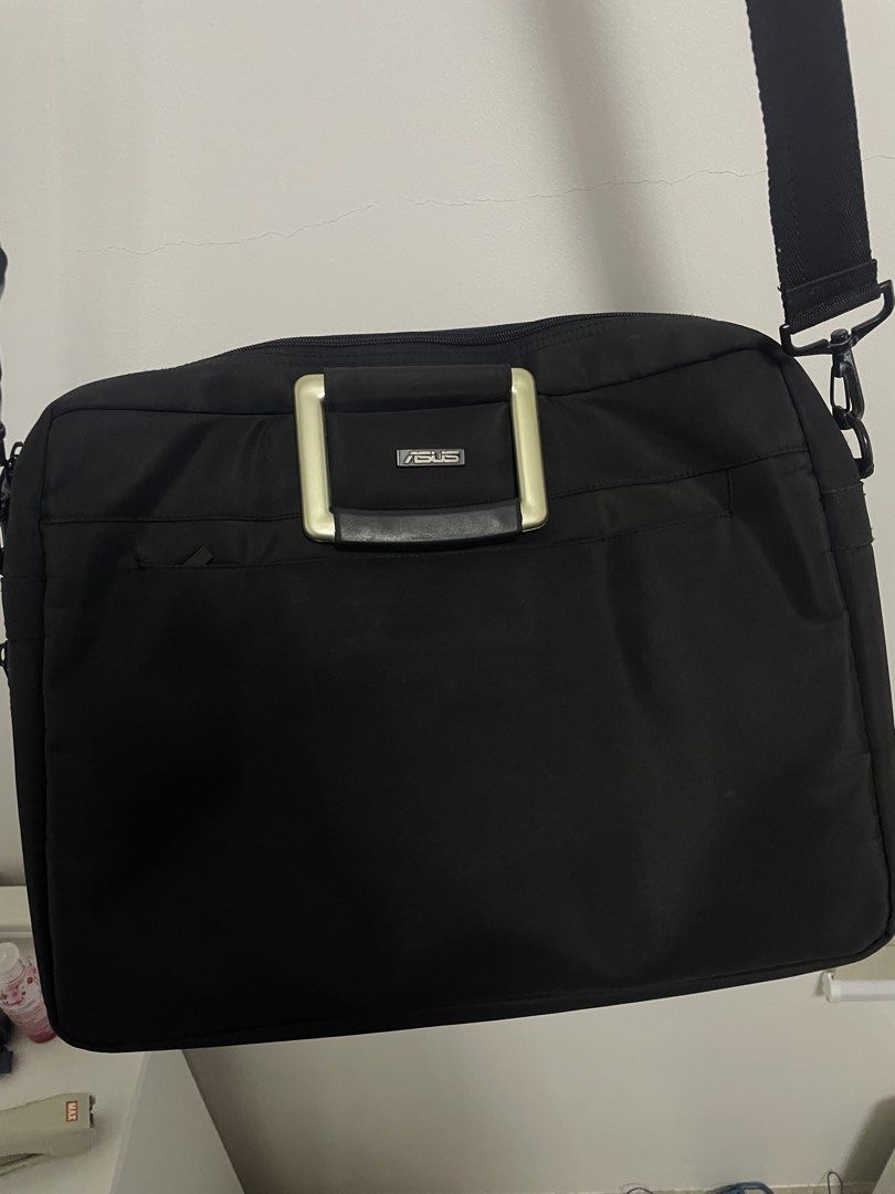 ASUS Laptop Bag with Shoulder Strap (Category: Laptop Bags & Sleeves) located in Angeles City. Submitted by lukemafinds (Listing ID 1422791943, Image 2). Description: Asus laptop bag many compartment kasya big laptop orig 249 only.