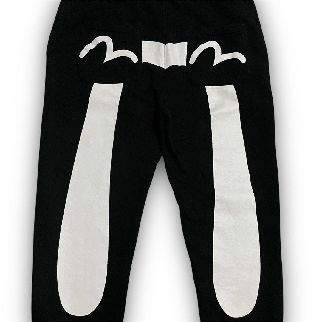 AUTHENTIC Evisu Daicock Jogger (Category: Joggers) located in Davao. Submitted by lwndvo (Listing ID 1422687852, Image 3). Description: Evisu Daicock Jogger ( Authentic ) Korean release As new UC Dimensions: Waist: 32-36 Length: 39.5 Issue/s: None Price: 750 + sf.