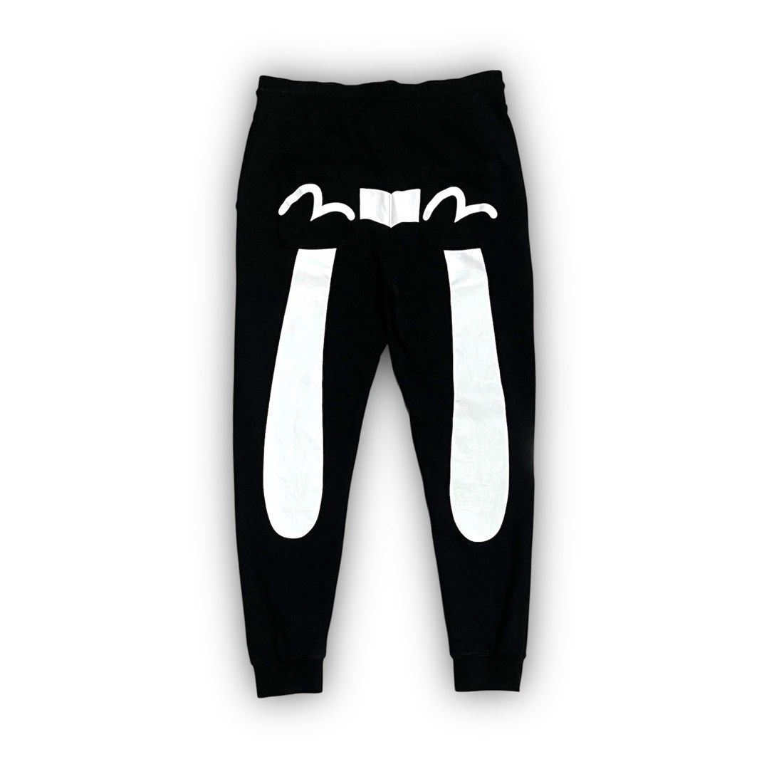 AUTHENTIC Evisu Daicock Jogger (Category: Joggers) located in Davao. Submitted by lwndvo (Listing ID 1422687852, Image 1). Description: Evisu Daicock Jogger ( Authentic ) Korean release As new UC Dimensions: Waist: 32-36 Length: 39.5 Issue/s: None Price: 750 + sf.
