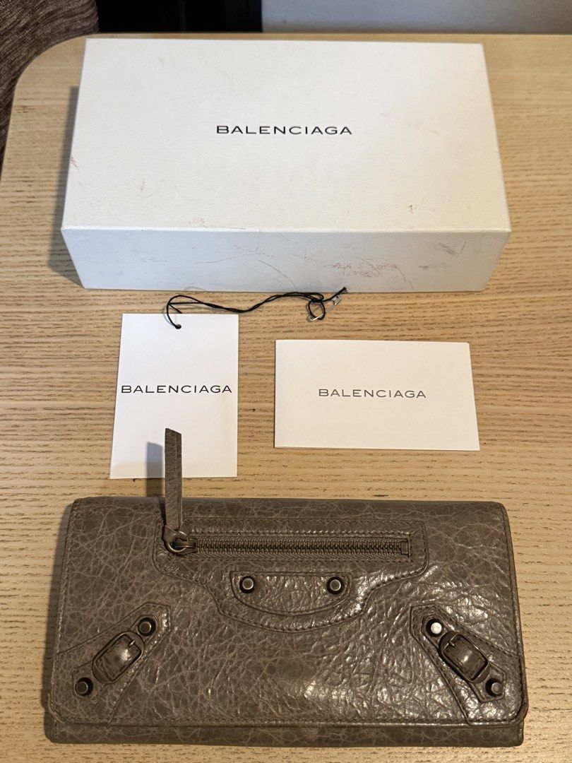 Balenciaga Classic Continental Wallet (Category: Luxury Bags & Wallets) located in Paranaque City. Submitted by cfvelasco17 (Listing ID 1422879709, Image 2). Description: Balenciaga long wallet with box, tag and care card Lightly used, no damage Very good condition .