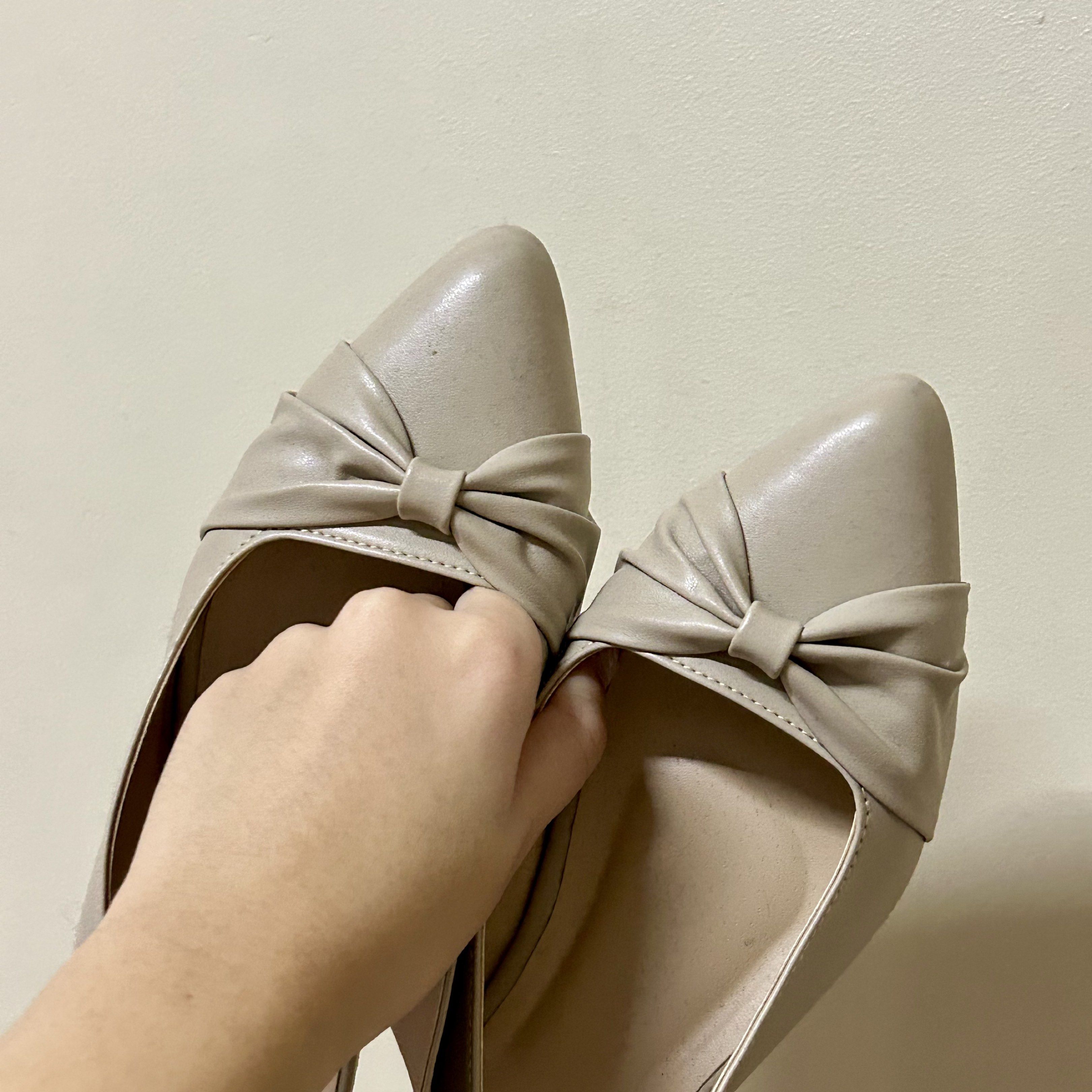 Beige Slingback Pointed Flats (Category: Flats & Sandals) located in Butuan. Submitted by ishinitially (Listing ID 1422715195, Image 3). Description: only used twice!!! super duper cute!!! - elegant beige slingback flats - pointed toe design - decorative bow detail - comfortable insole - adjustable straps so sad to sell this! such a steal! .