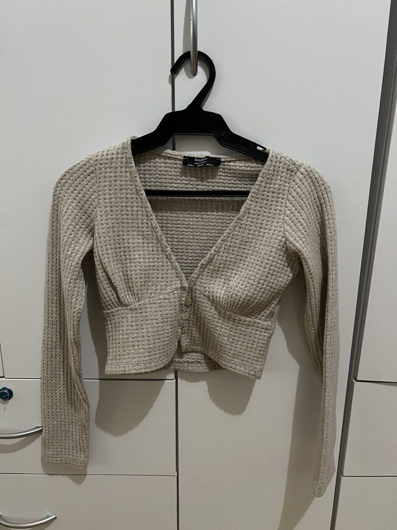 Bershka Waffle Knit Cardigan (Category: Coats, Jackets and Outerwear) located in Manila. Submitted by jusdepop (Listing ID 1422747979, Image 1). Description: Bershka waffle knit cardigan rfs: decluttering .
