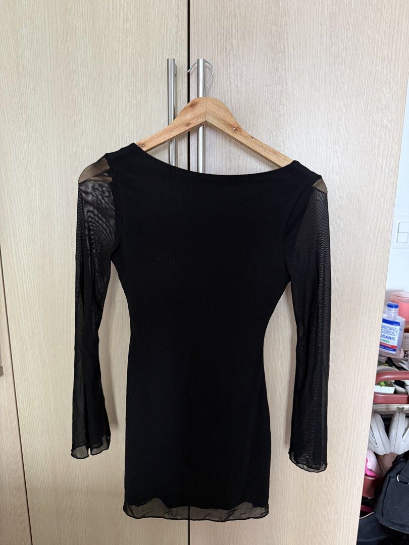 Black Long Sleeve Mini Dress (Category: Dresses) located in Paranaque City. Submitted by eliwinkle (Listing ID 1422817743, Image 1). Description: black mini dress from shein backless used only once.