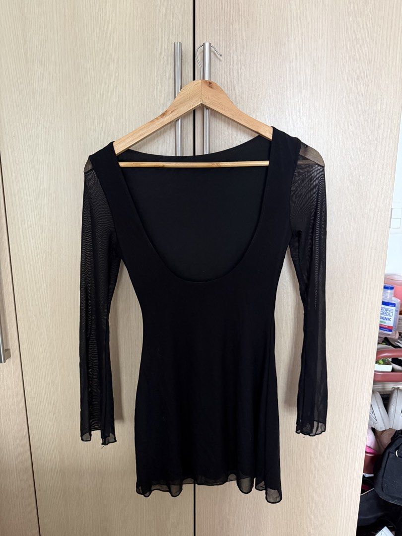 Black Long Sleeve Mini Dress (Category: Dresses) located in Paranaque City. Submitted by eliwinkle (Listing ID 1422817743, Image 2). Description: black mini dress from shein backless used only once.