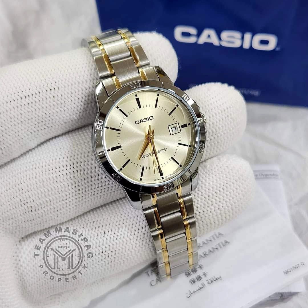 CASIO LTP-V004SG-9A (For Her) (Category: Women's Watches) located in Manila. Submitted by chic.collectivemnl (Listing ID 1422768993, Image 1). Description: CASIO LTP-V004SG-9A (For Her) ■ SPECS AND FEATURES • Case Size (L×W×T): 32.5×30.2×7.8mm • Analog with Date Display • Japan Movement (Quartz) • Metal Case / Mineral Glass • Tri-fold Stainless Strap • Water Resistant 🛒 BEST PRICE: ₱2,200 + Shipping Fee ✔️ 💯Original and Brandnew. ✔️️ Complete w
