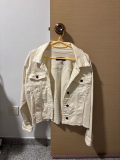 (Category: ) located in . Submitted by tsukinoya (Listing ID 1422731014, Image 1). Description: .
