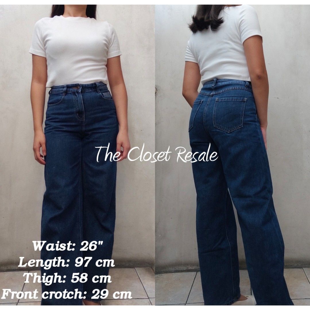 Dark Wash Wide Leg Jeans (Category: Jeans) located in San Pedro. Submitted by dewdeeofficial (Listing ID 1422790646, Image 1). Description: - Dark wash wide leg jeans - High waist design - Waist: 26 inches - Length: 97 cm - Thigh: 58 cm - Front Crotch: 29 cm - Classic five-pocket design - Perfect for a casual look.