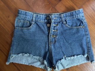 (Category: ) located in . Submitted by ringringba90604 (Listing ID 1422799229, Image 1). Description: .