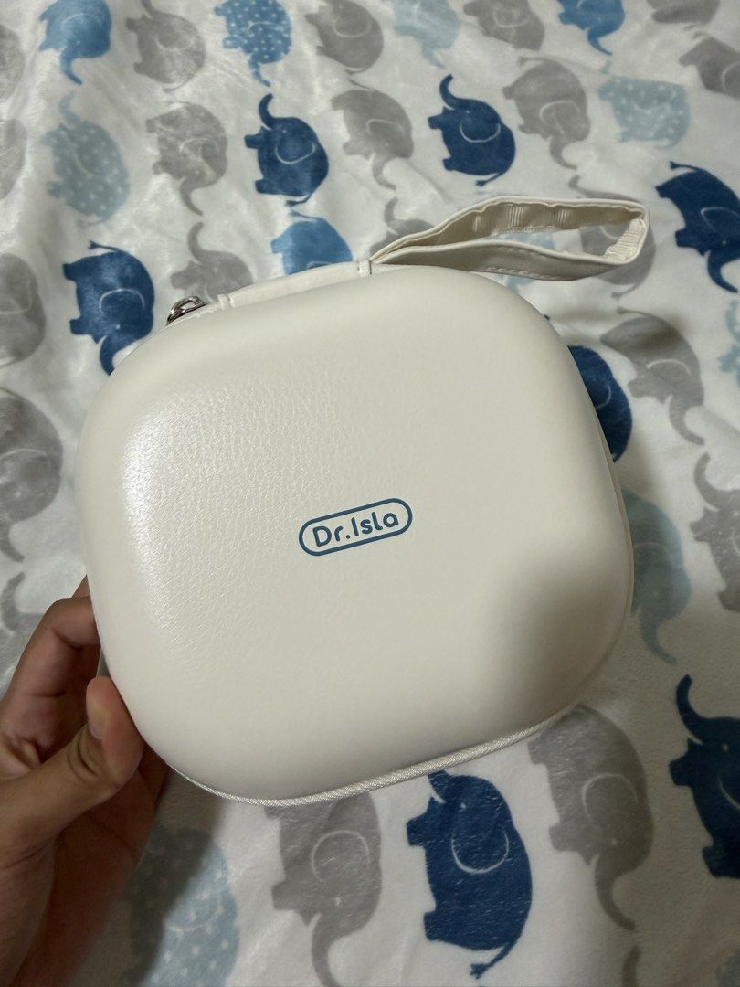 Dr. Isla Wearable Breast Pump - EB50 (Category: Breastfeeding & Bottle Feeding) located in Lipa City. Submitted by abbyjahzest (Listing ID 1422800471, Image 3). Description: Used 3x only RFS: Hindi na po nagagamit Complete parts po .