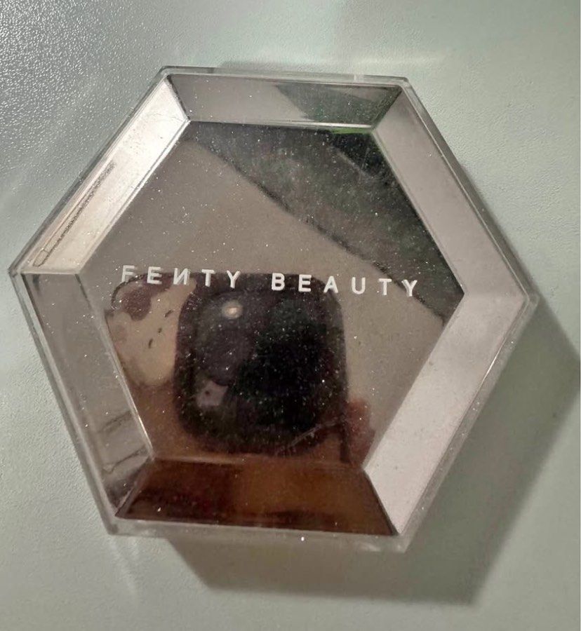 Fenty Beauty Diamond Bomb Highlighter (Category: Makeup) located in Quezon City. Submitted by cheerupbby (Listing ID 1422903500, Image 1). Description: Paid around 60 cad for this and barely used. Will ship when I get back home to the Philippines in October/November 2026. Note: I will only bring what is SOLD. 📍 QC.