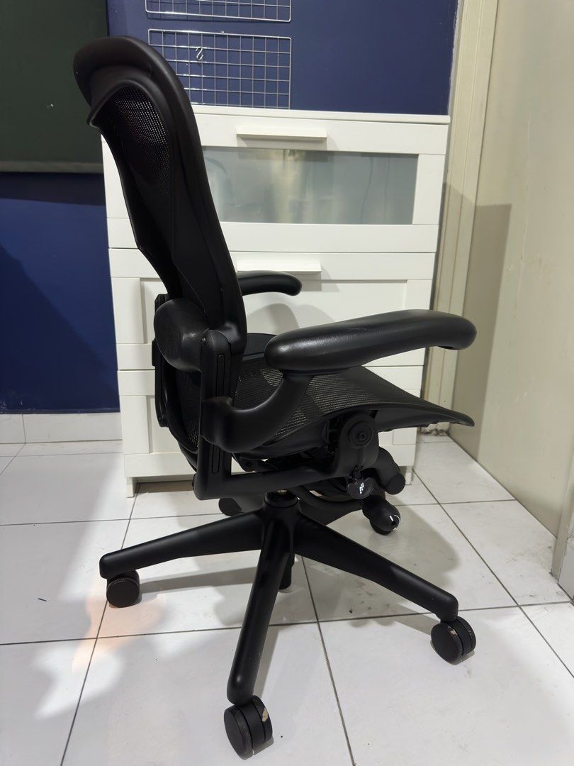 Clearance raya offer!!!! Until 18 mac only. FRACTION PRICE @was rm1999 before Herman miller aeron size b basic chair.installment AVAILABLE (Category: Office & Business Technology) located in Kuala Lumpur. Submitted by displayelement1 (Listing ID 1178752310, Image 3). Description: https://linktr.ee/displayelement PLEASE LET US KNOW IF YOU WANT TO PURCHASE BY credit card INSTALLMENT in shoppe OTHER PAYMENT METHOD. WE ACCEPT CREDIT CARD, DEBIT CARD,
