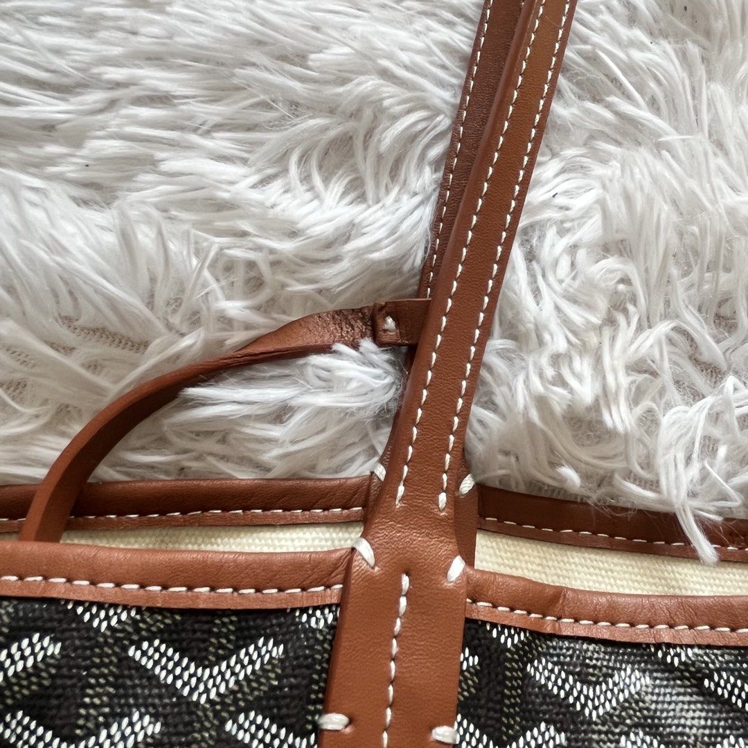 G0WYARD ANJOU MONOGRAM TOTE BAG (Category: Luxury Bags & Wallets) located in Taguig. Submitted by maniladept. (Listing ID 1422787981, Image 3). Description: G0WYARD ANJOU TOTE AS NEW CONDITION MISSING POUCH SEARCHABLE CODE MADE IN FRANCE SIGNS OF USAGE NO TEARS NEGOTIABLE DM.