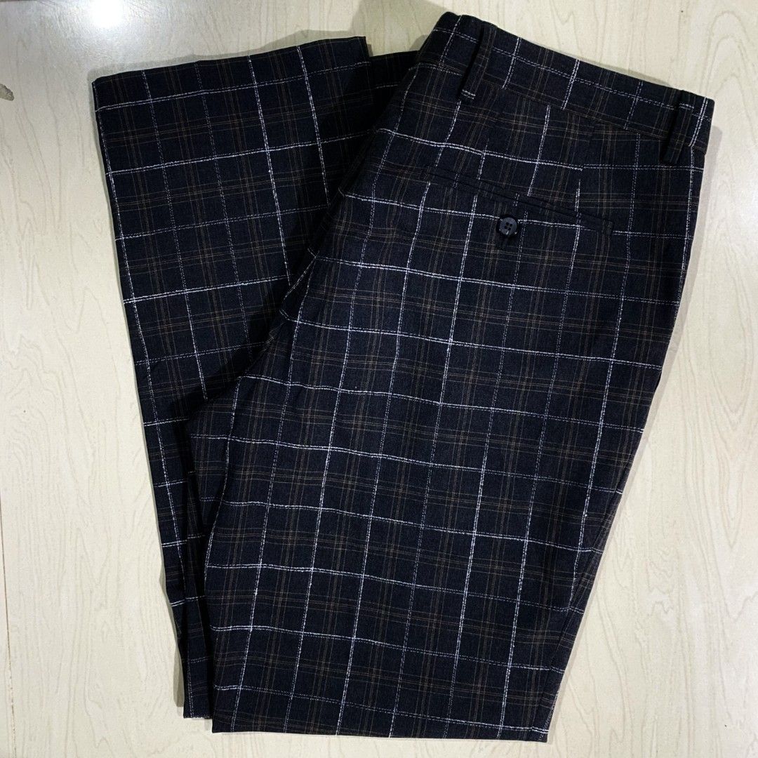 G2000 Men’s Checkered Stretch Trouser Pants (Category: Trousers) located in Quezon City. Submitted by thequalityflips (Listing ID 1422780296, Image 1). Description: G2000 Men’s Checkered Stretch Trouser Pants Waistline: 34 Length: 40 Leg Opening: 8.5 Brandnew Condition Excellent Condition No Issue.