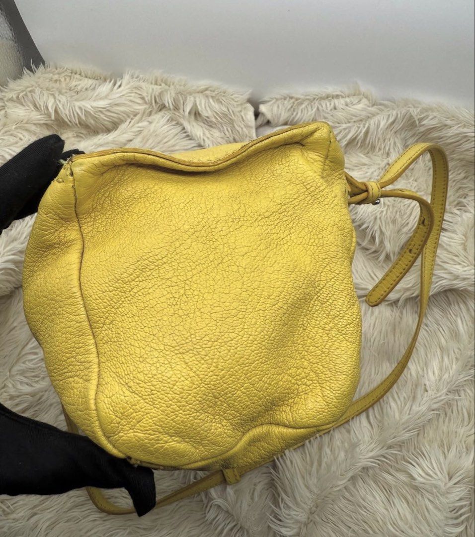 Givenchy mini pandora (Category: Luxury Bags & Wallets) located in Paranaque City. Submitted by sarahlarsson_ (Listing ID 1422778614, Image 3). Description: Free shipping.