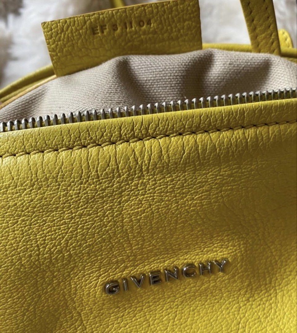 Givenchy mini pandora (Category: Luxury Bags & Wallets) located in Paranaque City. Submitted by sarahlarsson_ (Listing ID 1422778614, Image 2). Description: Free shipping.