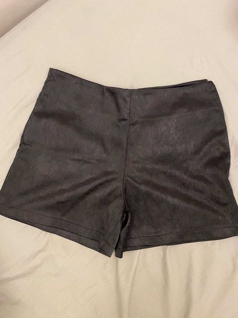 GTW Party Black Shorts - Size M (Category: Shorts) located in Mandaluyong City. Submitted by weakassbitch (Listing ID 1422816995, Image 1). Description: - 9/10 - used once only - Size: M - Features a side zipper - Smooth, possibly suede-like texture .