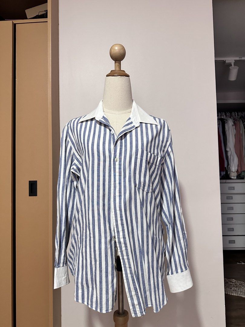 Hamilton Custom Made Striped Shirt (Category: Blouses) located in Tabuk. Submitted by classicseconds (Listing ID 1422767147, Image 3). Description: - Hamilton Custom Made shirt - Classic blue and white striped design - Features a white collar and cuffs - Includes a chest pocket - Custom-made quality - Ideal for smart casual wear.