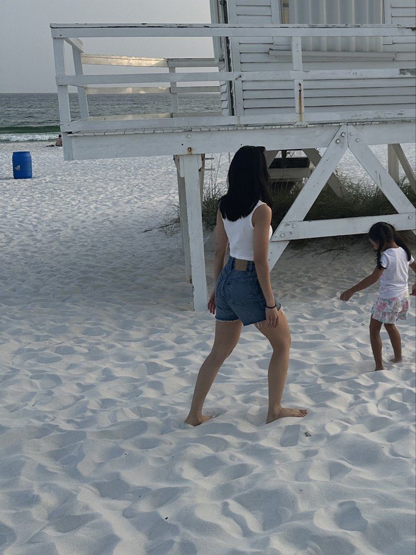 H&M denim shorts (Category: Shorts) located in Quezon City. Submitted by cel1111 (Listing ID 1422757067, Image 2). Description: .