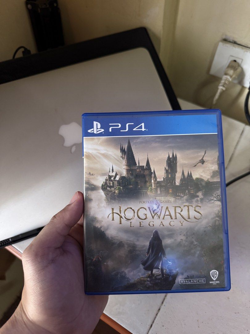 Hogwarts Legacy (Category: PlayStation) located in Quezon City. Submitted by ninomungcal6160 (Listing ID 1422728630, Image 1). Description: Hogwarts Legacy for PS4.