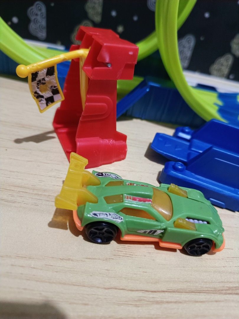 Hot Wheels Double Loop Track Set, Hobbies & Toys, Toys & Games on Carousell
