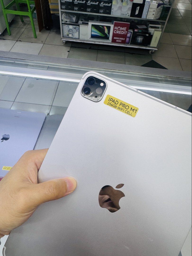 iPad Pro M1 256GB W/Sim Cellular No issue (Category: iPad) located in San Juan City. Submitted by Khalidmgdla08 (Listing ID 1422861722, Image 2). Description: FOR SALE | TRADE/SWAP Price: 31,999 On hand: iPad Pro M1✔️ 256GB ✔️ W/SIM ✔️ 100% Original ✔️ 99% Makinis ✔️ 99% Smooth ✔️ NOT REFURB ✔️ NO HIDDEN ISSUES ✔️ NEVER BEEN REPAIRED ✔️ TEST TO SAWA✔️ FREE 3-UTOOLS ✔️ ANY MODEL OF IPHONE AND SAMSUNG ARE AVAILABLE! ✨ We accept: 🔹Cash 🔹Gcash 🔹Ba