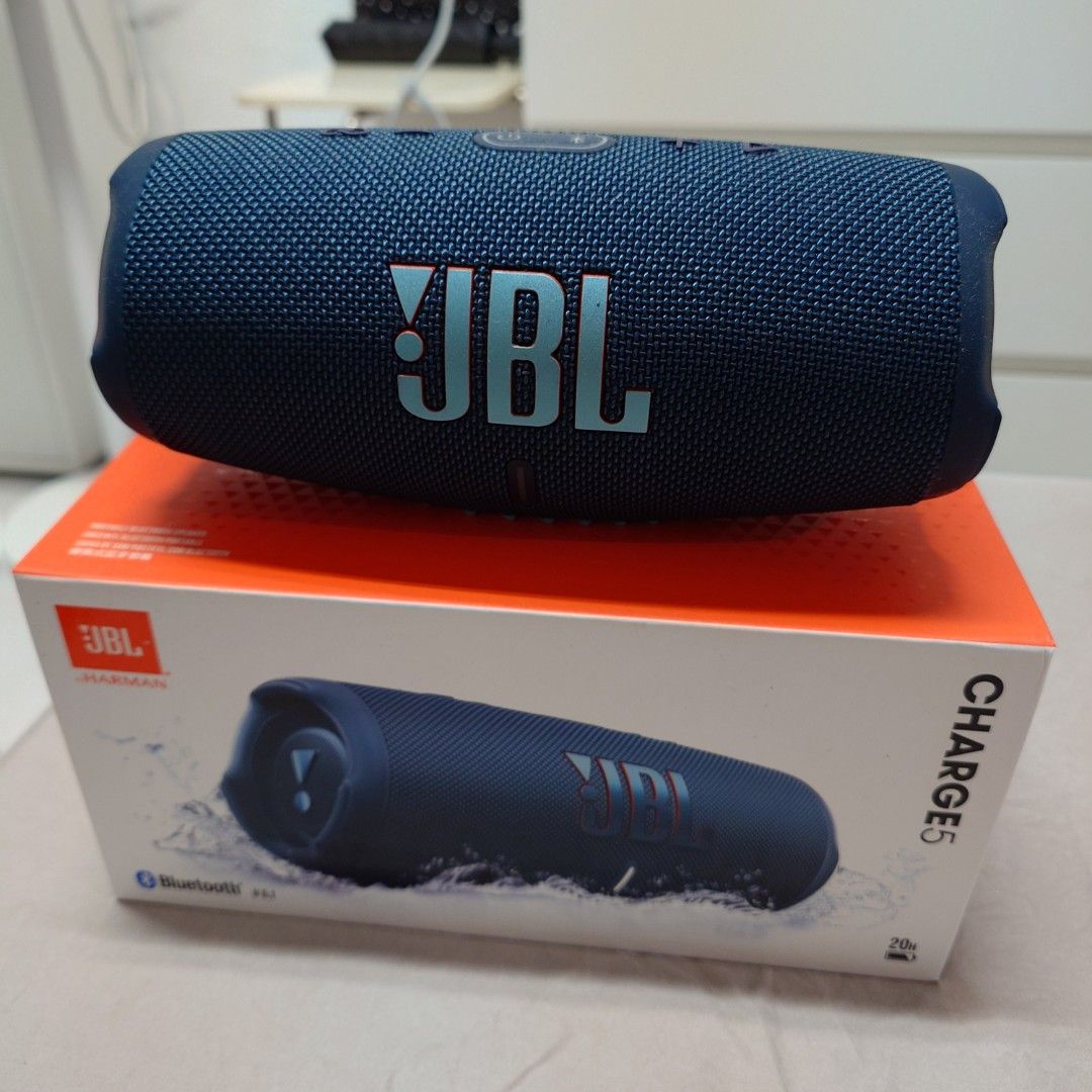 JBL Charge 5 Bluetooth Speaker - Blue65671937111043110