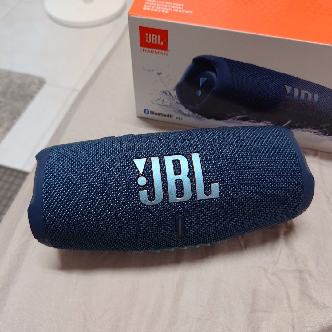 JBL Charge 5 Bluetooth Speaker - Blue65671937111043111