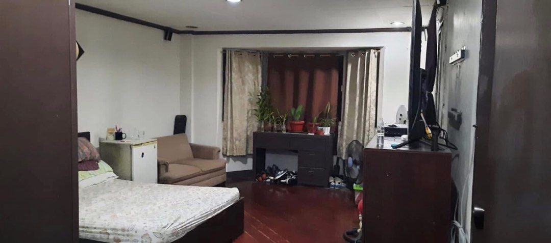 Kapitolyo Townhouse (Category: Townhouse) located in Taguig. Submitted by brokerhanstaneo_09178038728 (Listing ID 1422740267, Image 1). Description: KAPITOLYO townhouse La 74 sqm Fa 205 sqm 2sty plus basement, 3BR 3tb maids+tb 1cg (plus 1carport along common driveway). P22.5M w/ rental income until Jun 2026. Note: inner unit w/ common driveway.