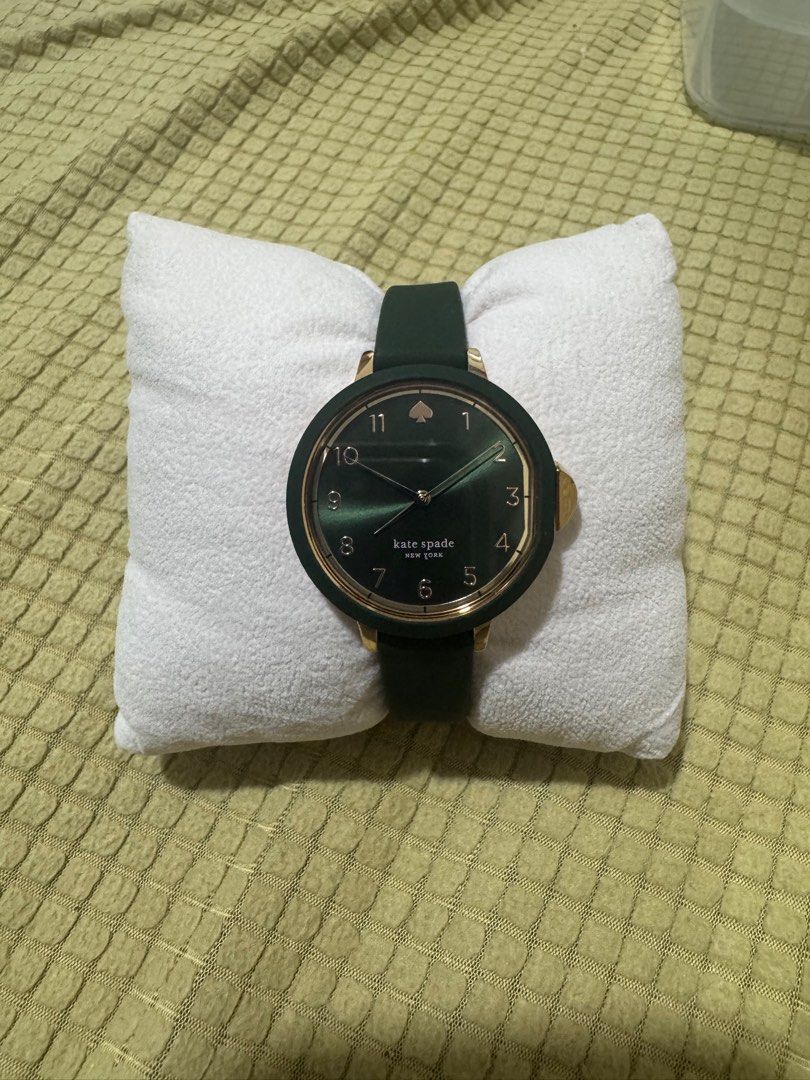Kate Spade - Park Row Watch Green Silicone (Category: Luxury Watches) located in Mandaluyong City. Submitted by colin_ (Listing ID 1422832310, Image 3). Description: About this item Dial Color: Green, Case Shape: Round, Dial Glass Material: Mineral Band Color: Green, Band Material: Silicone Watch Movement Type: Quartz, Watch Display Type: Analog Case Material: Stainless Steel, Case Diameter: 34 millimeters, Stainless Steel Bezel Water Resistance 