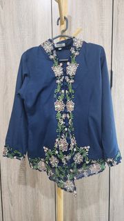 (Category: ) located in . Submitted by izzcloset (Listing ID 1422721095, Image 1). Description: .