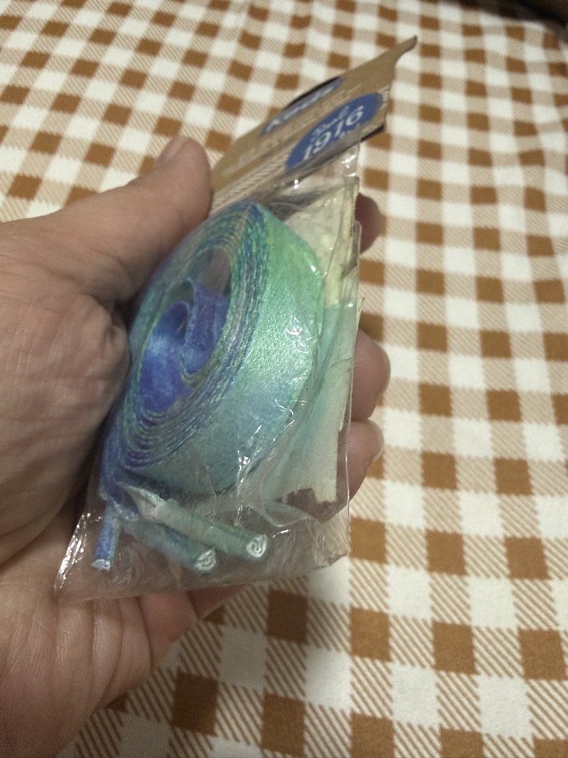 Keds shoe laces (brand new) (Category: Shoe inserts) located in Quezon City. Submitted by andanel16 (Listing ID 1422901523, Image 3). Description: Keds Shoe Laces – Brand New Selling Keds shoe laces Brand new Never used (extra) Perfect replacement for your Keds sneakers. RFS: Extra / not needed / declteering Price: 200 Delivery via Lalamove / J&T (buyer shoulders SF) .