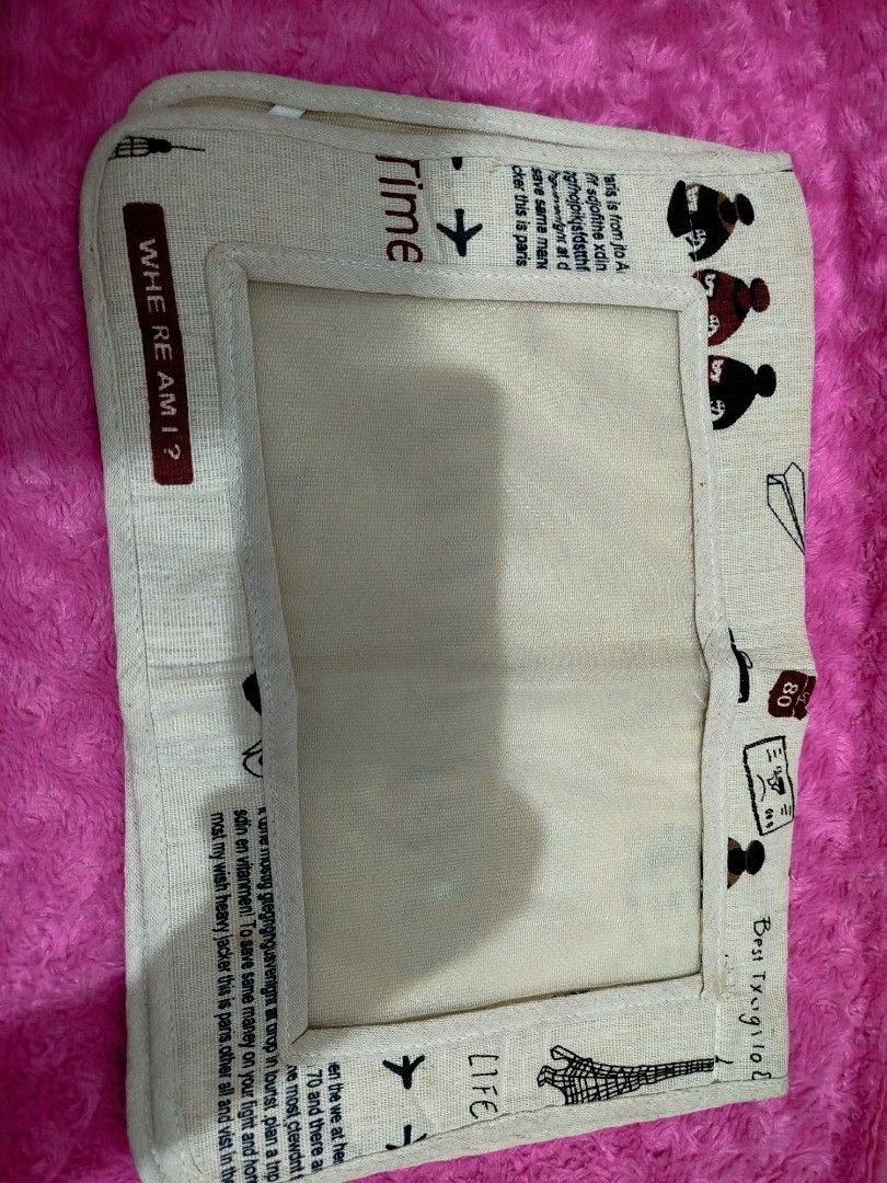 Lenovo Laptop Sleeve - Paris Design (Category: Laptop Bags & Sleeves) located in Manila. Submitted by anjiegadgets (Listing ID 1422803878, Image 2). Description: - Paris-themed laptop sleeve - Features a clear window - Made of beige fabric with travel illustrations - Gray interior - Stylish and protective design.