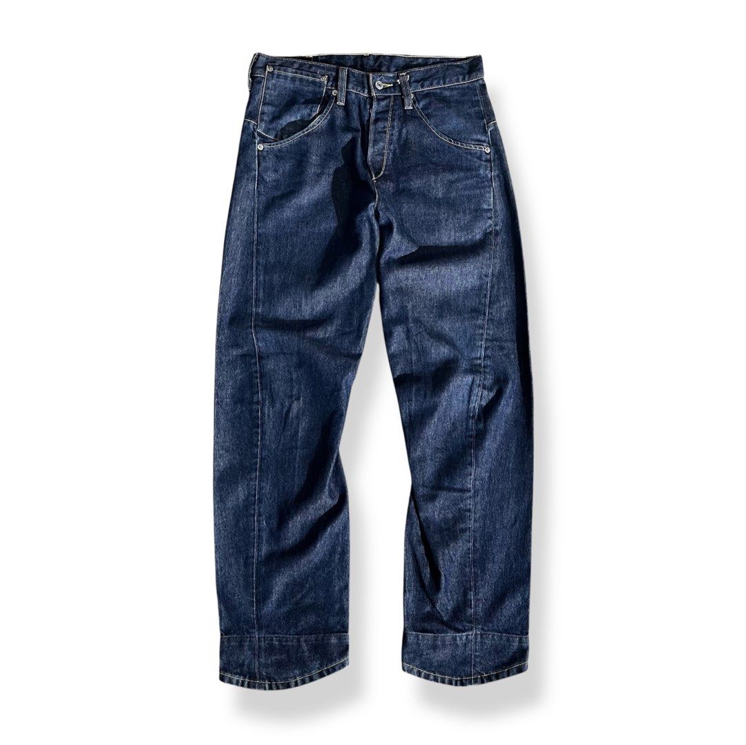 Levis Engineered Jeans (Category: Jeans) located in Daraga. Submitted by th3cliquejunks (Listing ID 1422842191, Image 1). Description: Levis Engineered Jeans - Authentic Excellent Condition No issue Dimensions: Waist: 30” Length: 41” Inseam: 30” Leg Opening: 8” 2,880 Dm!.
