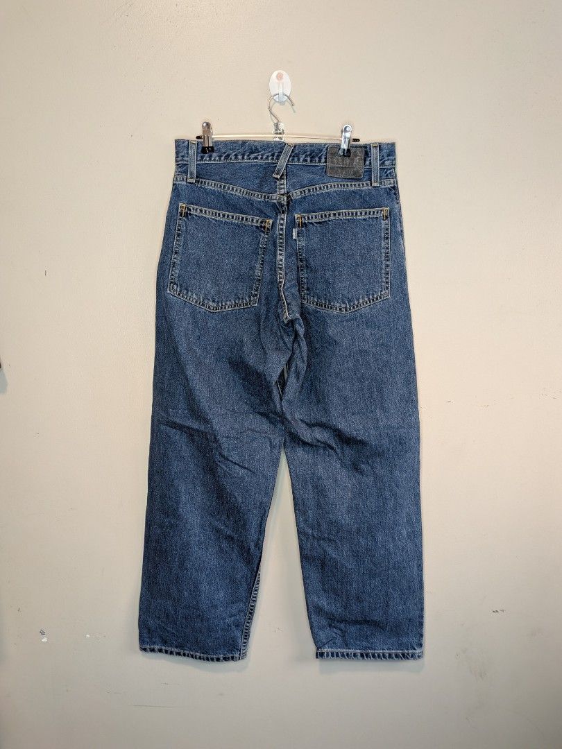 Levis Silver Tab (Baggy) (Category: Jeans) located in Paniqui. Submitted by fndrs.kprs.ph (Listing ID 1422796055, Image 2). Description: Levis Silver Tab (Baggy) Size on tag: 28x30 Waistline: 30 Length: 38 Hem: 8.5 Color rate: 9.3/10 Excellent Condition No flaws.