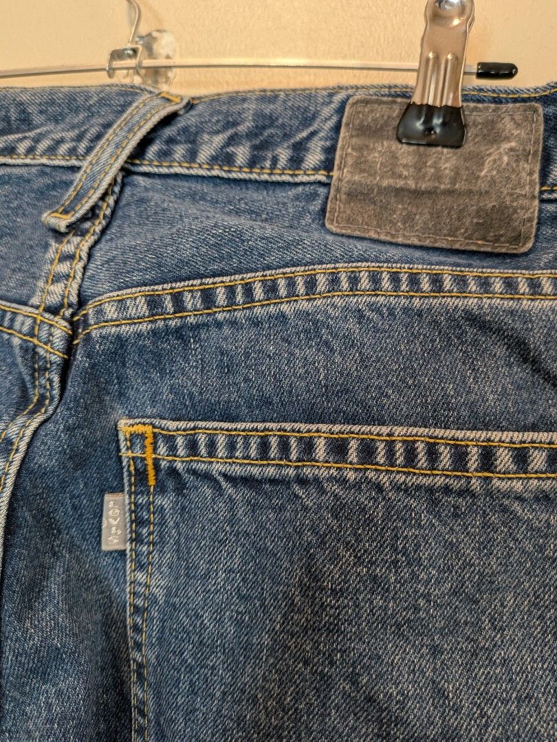 Levis Silver Tab (Baggy) (Category: Jeans) located in Paniqui. Submitted by fndrs.kprs.ph (Listing ID 1422796055, Image 3). Description: Levis Silver Tab (Baggy) Size on tag: 28x30 Waistline: 30 Length: 38 Hem: 8.5 Color rate: 9.3/10 Excellent Condition No flaws.