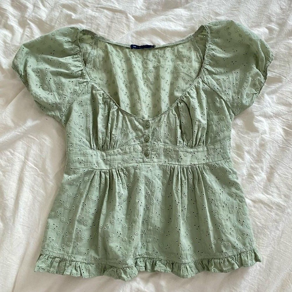LF Brandy Melville Blair Eyelet (Category: Sleeveless) located in Pagsanjan. Submitted by decluttersaur (Listing ID 1422723081, Image 1). Description: looking for this brandy melville blair eyelet top on green. if you ever have one pls send a dm huhu willing to negotiate.