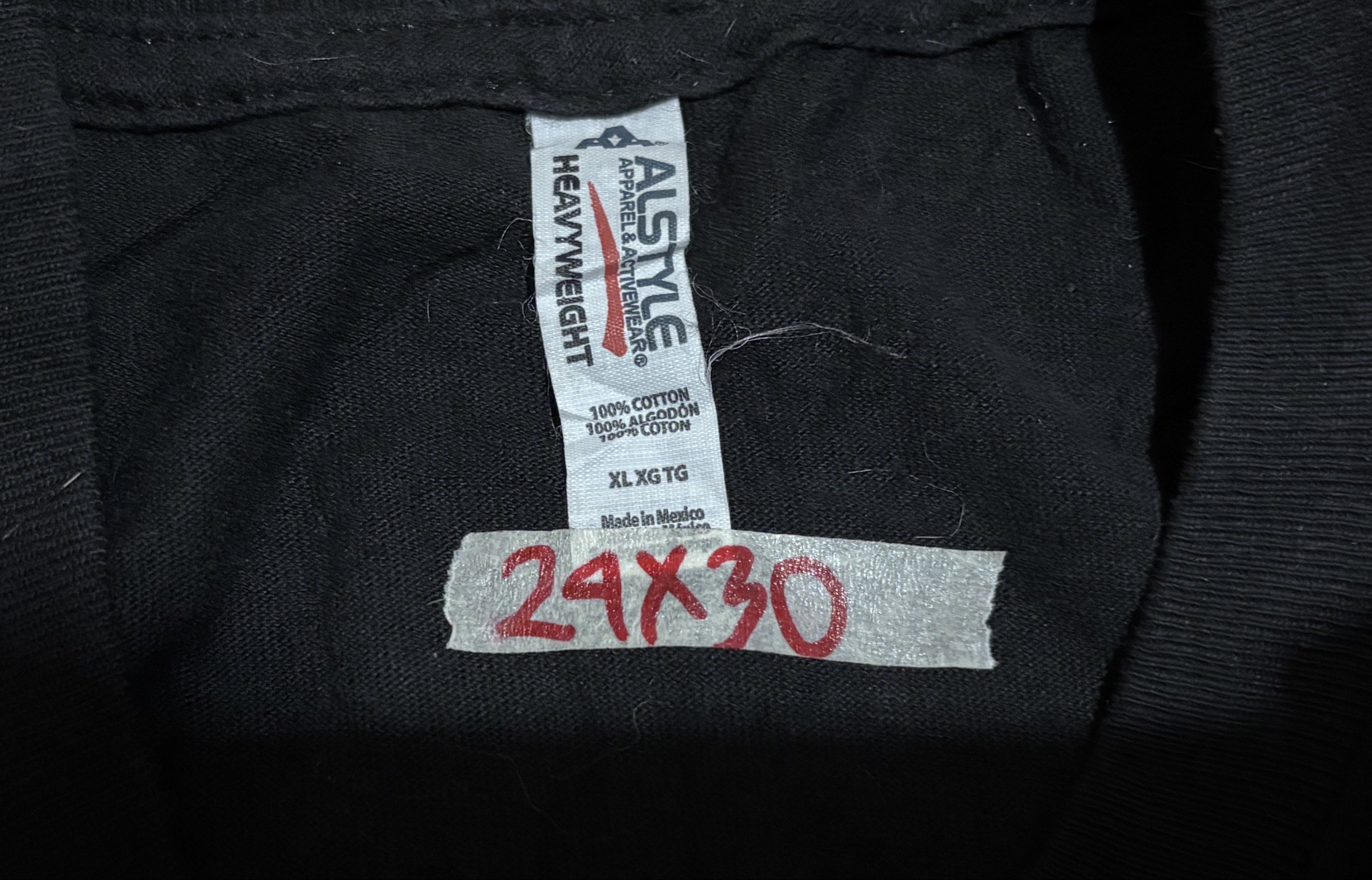 Linkin Park T-Shirt XL (Category: Tshirts & Polo Shirts ) located in Noveleta. Submitted by nep21 (Listing ID 1422764482, Image 2). Description: - Black Linkin Park t-shirt - Features band logo - Size: XL - Material: 100% cotton - Measurements: 24x30 inches.