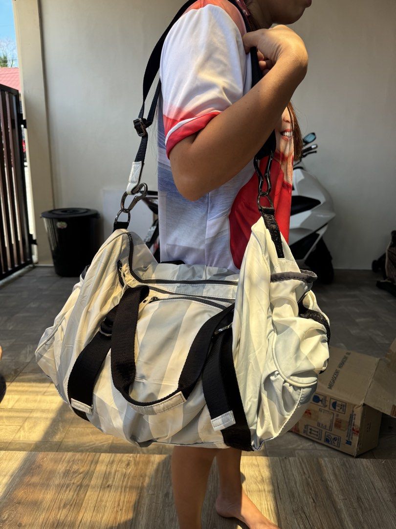 Lululemon Athletica Striped Duffle Bag (Category: Luxury Bags & Wallets) located in Tubod. Submitted by carouselaiza (Listing ID 1422888881, Image 2). Description: .