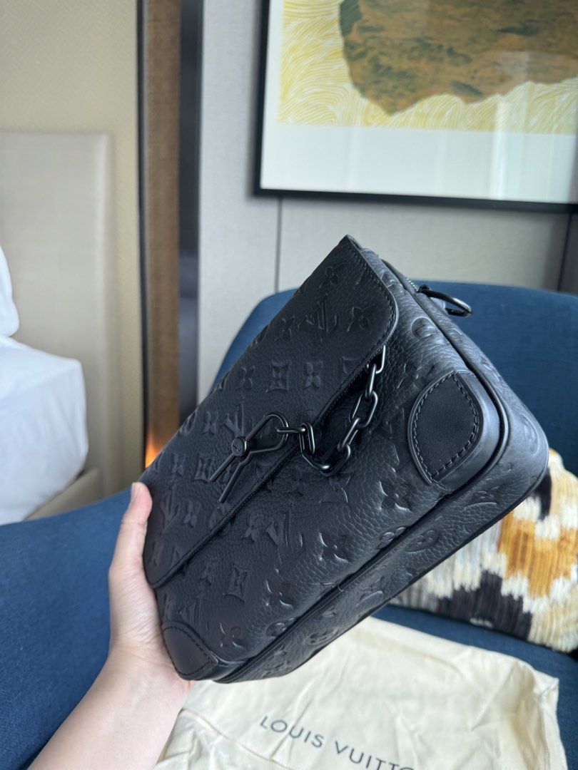 LV STEAMER MESSENGER BLACK TAURILLION MONOGRAM EMBOSSED (Category: Luxury Bags & Wallets) located in Quezon City. Submitted by katy2424 (Listing ID 1422891501, Image 2). Description: LV STEAMER MESSENGER BLACK TAURILLION MONOGRAM EMBOSSED LEATHER WITH STRAP..