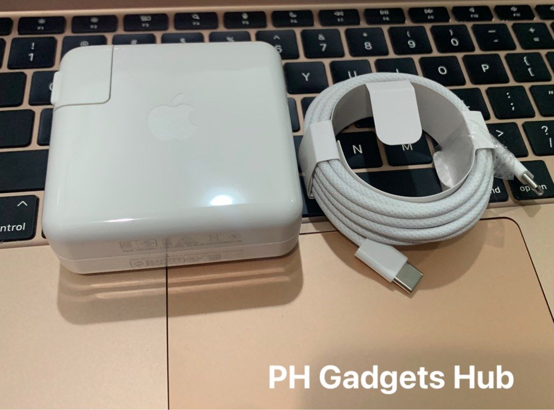 MacBook 61W Type C Charger with Braided Cable 2meters (Category: Chargers & Cables) located in San Juan City. Submitted by ph_gadgets_hub (Listing ID 1422807962, Image 2). Description: The 61W usb-c power adapter, efficient charging at home, in the office, or on the go. It’s compatible MacBook Charger WE ARE STILL ON SALE ❗️❗️❗️ Promo!! SET ₱2,400 61W USB-C Power Adapter with USB-C to C Braided Cable (2 m) Macbook Charger🔥 ₱1,500 61W usb-c power