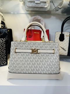 (Category: ) located in . Submitted by bagitupshopph (Listing ID 1422807862, Image 1). Description: .