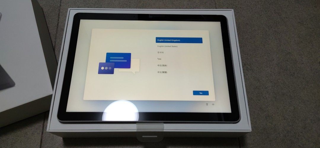 Microsoft Surface Go 3 - i3 8GB RAM412457631409786881