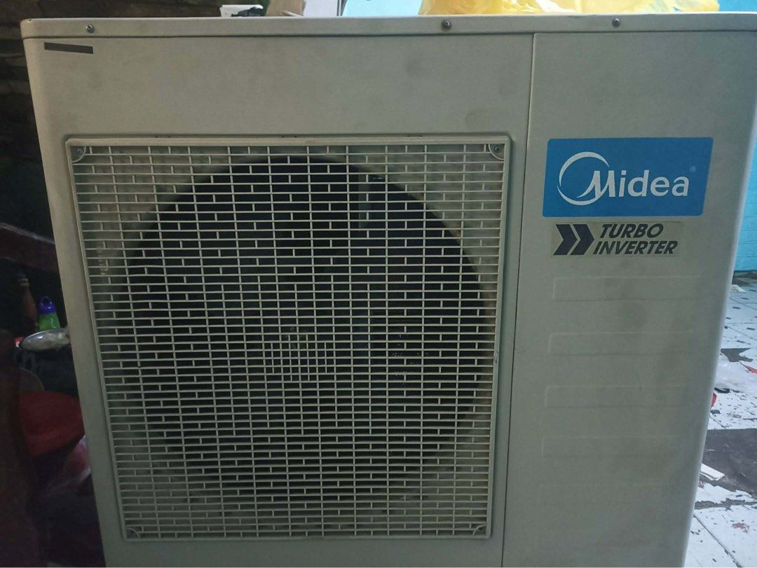 Midea 3T floor mounted inverter aircon (Category: Air Conditioning and Heating) located in Quezon City. Submitted by ela_123 (Listing ID 1422900647, Image 1). Description: Not using anymore.