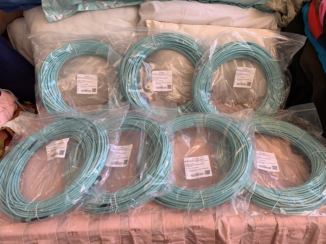 MPO/MTP Fiber Optic Cable (7 Rolls set) 1 box (Category: Cables & Adaptors) located in Paranaque City. Submitted by seb_trading (Listing ID 1422776383, Image 1). Description: Shenzhen SDG MPO/MTP FF Pre-Terminated MM OM3 8-Fiber Trunk Type B 50m 7 rolls set brand new 50 meters long each last price Paranaque area 20 sets available.