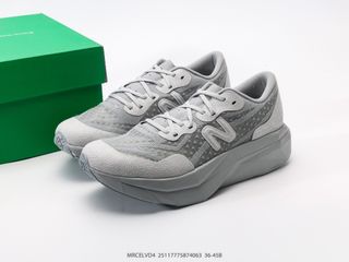 (Category: ) located in . Submitted by outlet_sneakers_shop (Listing ID 1422816646, Image 1). Description: .
