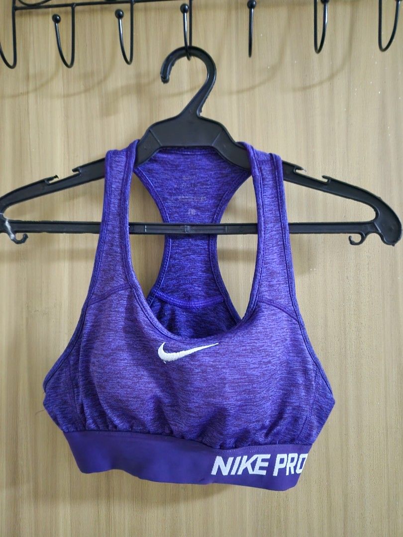 Nike Sports Bra (no pad) (Category: Activewear) located in Candaba. Submitted by lisbaga (Listing ID 1422829324, Image 1). Description: fits s-m .