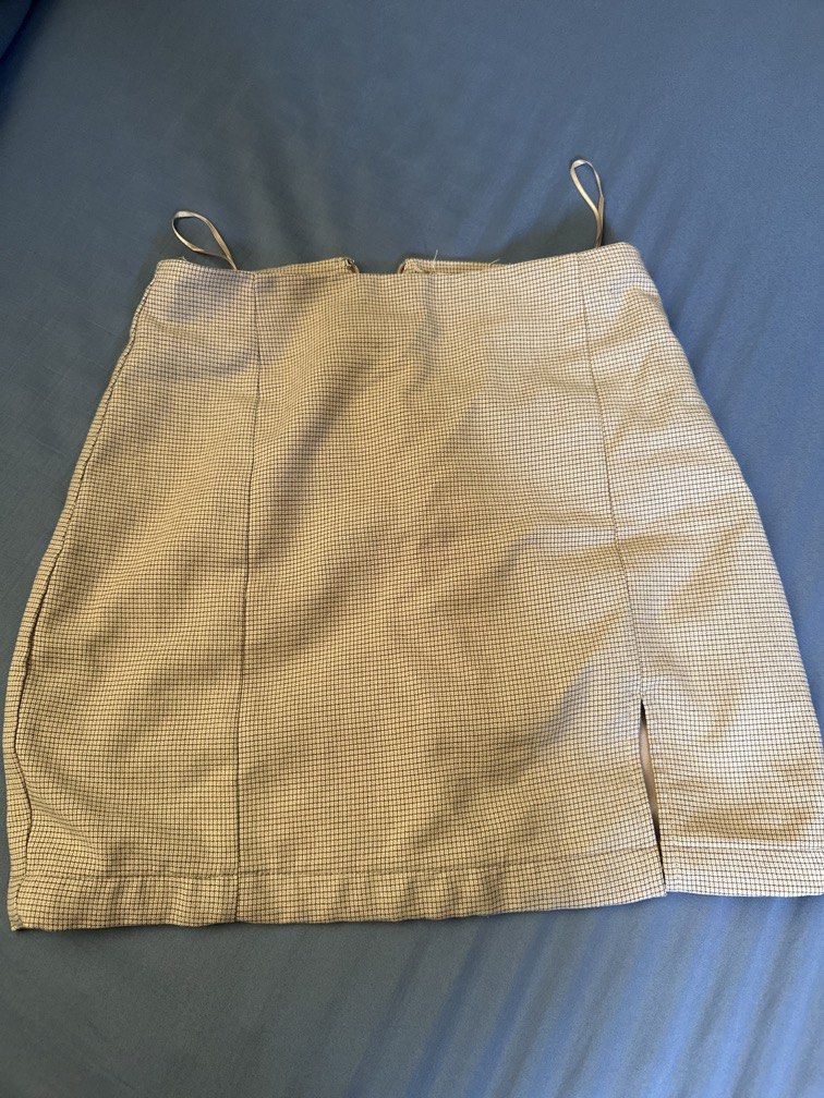 Nova Vintage skirt (Category: Skirts) located in Quezon City. Submitted by cel1111 (Listing ID 1422756539, Image 3). Description: Fits xs to s.