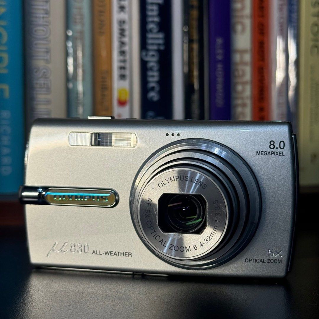 OLYMPUS M380 (Category: Cameras) located in Rodriguez. Submitted by retrofuture_ph (Listing ID 1422860071, Image 1). Description: OLYMPUS M380 •8 megapixel •5x optical zoom •boxed unit •from japan •10/10 body condition •flash working •all buttons working •ccd sensor Issue: card slot— can’t read card need repair, but can use internal storage and included rin connector for transfer ng output. Inclusion: Cord for transfer Manual Cd Box Original char