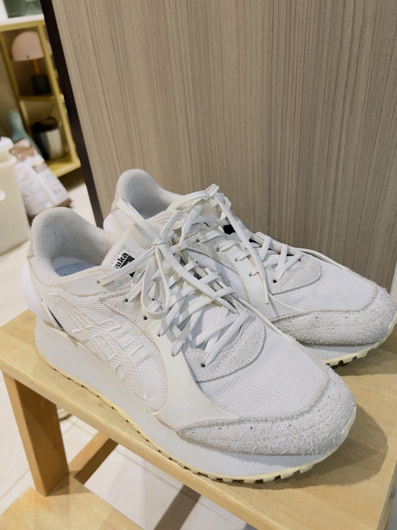 Onitsuka Tiger Moage Co White (Category: Sneakers) located in Pasig City. Submitted by ryester (Listing ID 1422841469, Image 2). Description: Moage Co White Style # 118 3B 555.