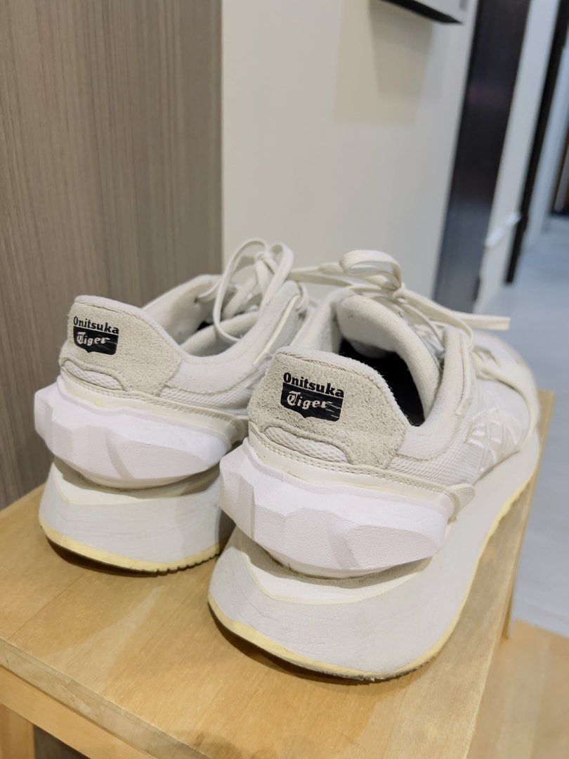 Onitsuka Tiger Moage Co White (Category: Sneakers) located in Pasig City. Submitted by ryester (Listing ID 1422841469, Image 3). Description: Moage Co White Style # 118 3B 555.
